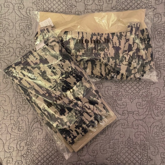 Mono B Athleisure set - Picture 7 of 7